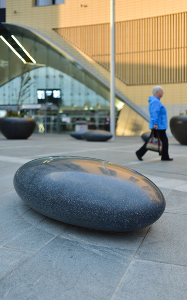 Barrell Pebble Seat close up at Dundee Waterfront